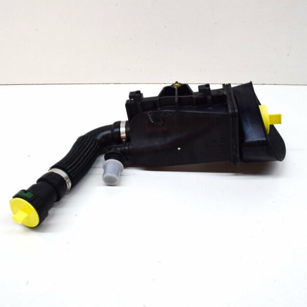 2K5131965A - NEW VOLKSWAGEN CADDY MK3 2K AD BLUE RESERVOIR FILLING NECK 2K5131965A ORIGINAL