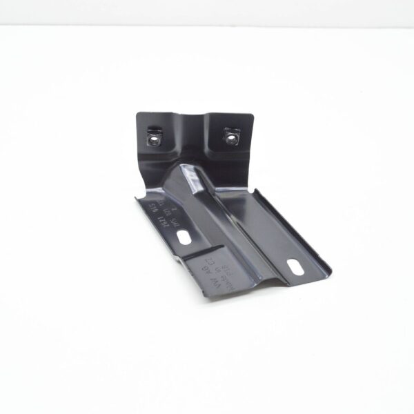 2K5821135 - VW CADDY ALLTRACK variant SAB fender holder front left 2K5821135 NEW ORIGINAL