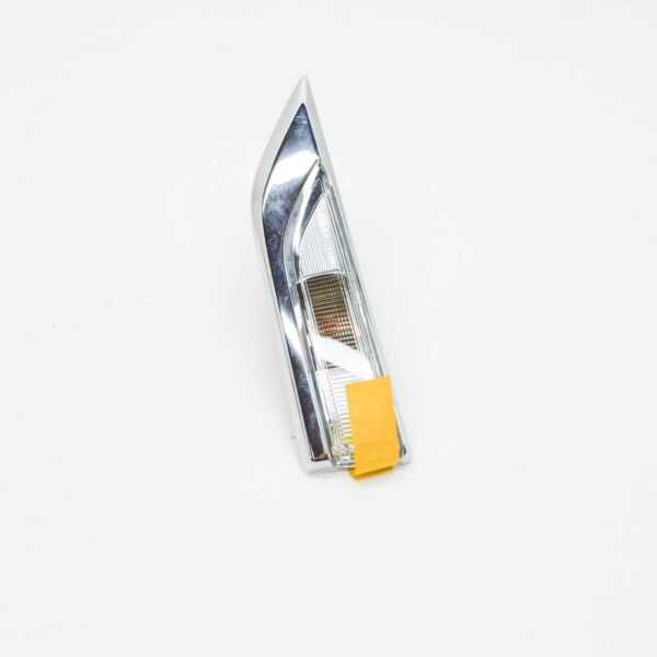 2K5949101A - NEW VW CADDY 2K MK3 FRONT LEFT FENDER TURN SIGNAL INDICATOR 2K5949101A ORIGINAL