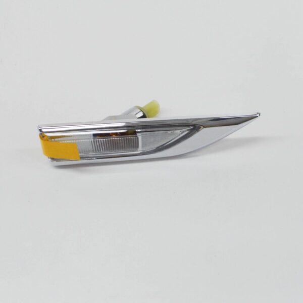 2K5949102A - NEW VW CADDY 2K MK3 FRONT RIGHT CHROMED TURN SIGNAL INDICATOR 2K5949102A