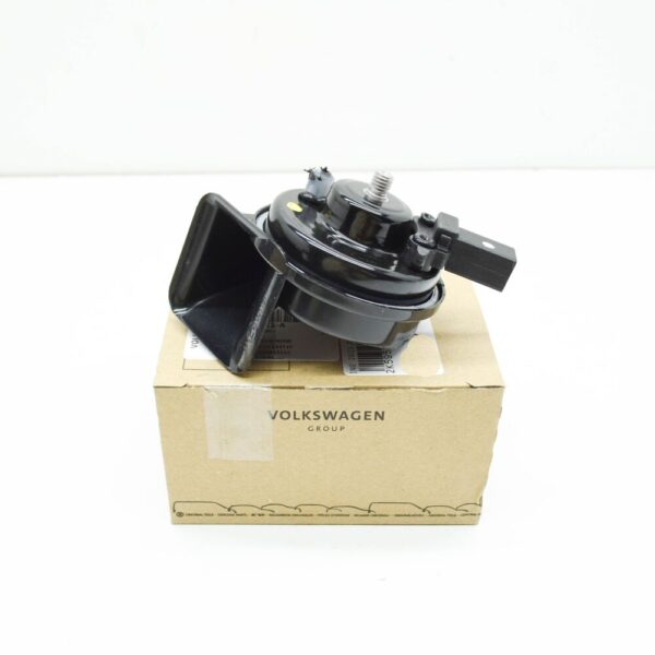 2K5951221A - NEW VOLKSWAGEN BEETLE A5 LOW TONE HORN FANFARE 2K5951221A ORIGINAL