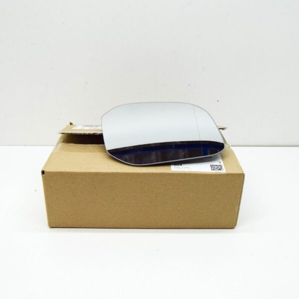 2K6857522A - NEW VW CADDY 2K FRONT RIGHT DOOR MIRROR GLASS RHD 2K6857522A ORIGINAL
