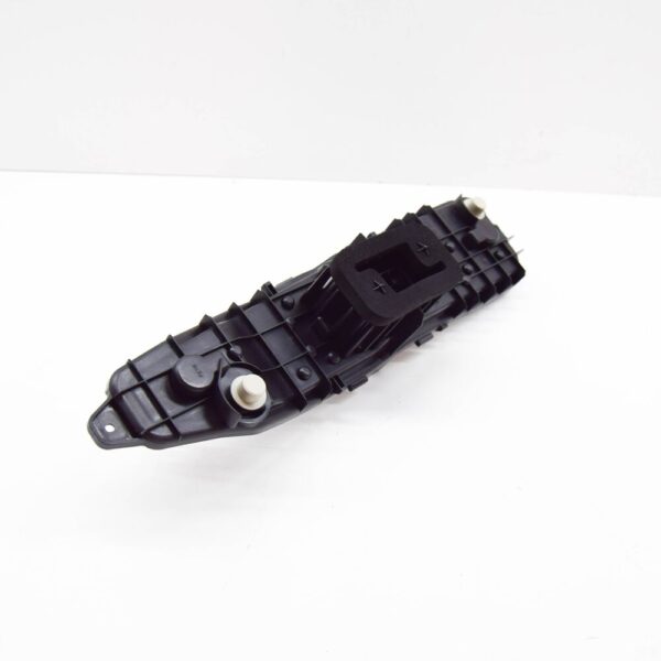 2K7945257 - VW CADDY SB MK4 Rear Left Tail Light Bulb Carrier 2K7945257 NEW GENUINE