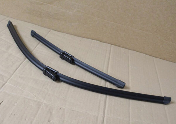 2K9998002 - New VW Caddy SB Mk4 Front Wiper Blades Set RHD 2K9998002 Genuine