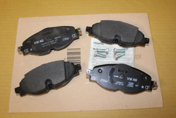 2Q0698151K - New VW Polo AW MK6 Front Brake Pads 2Q0698151K Genuine