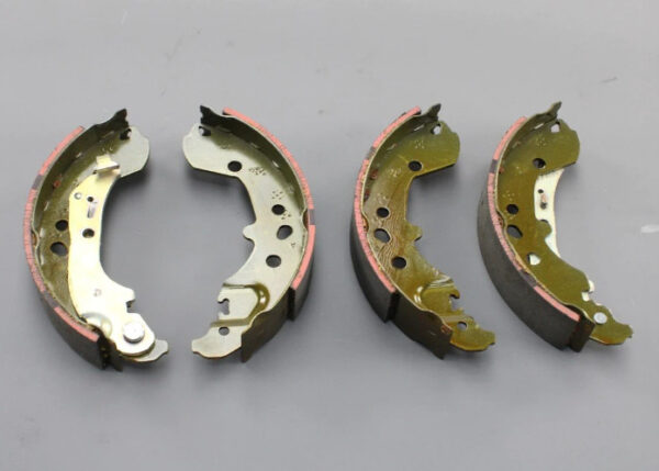 2Q0698525D - VW POLO AW MK6 REAR BRAKE SHOE SET 2Q0698525H NEW GENUINE