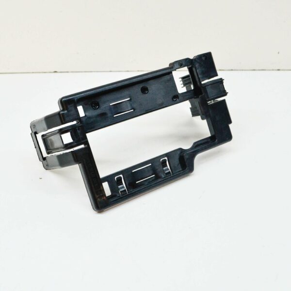 2Q0915345A - NEW VOLKSWAGEN CA1 ATLAS ENGINE BAY FUSE BOX RETAINER 2Q0915345A ORIGINAL