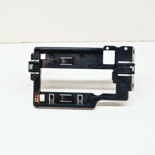 2Q0915345A - NEW VOLKSWAGEN CA1 ATLAS ENGINE BAY FUSE BOX RETAINER 2Q0915345A ORIGINAL