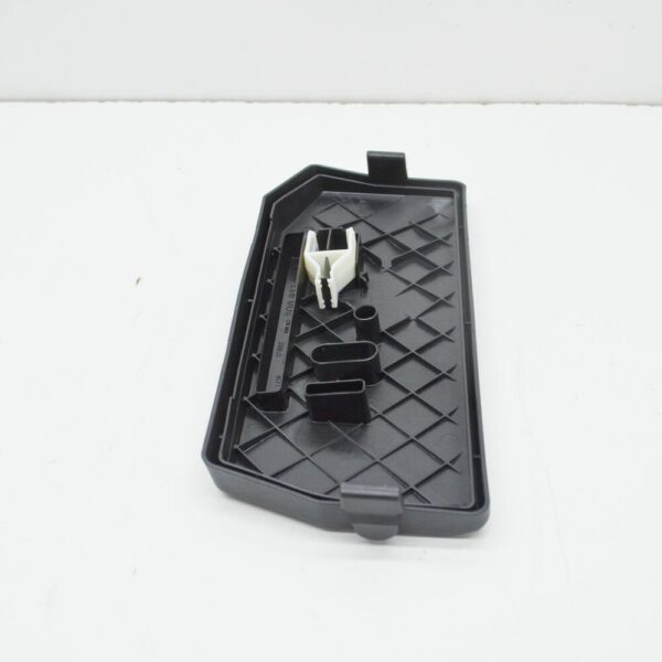 2Q0937132A - New Volkswagen Polo AW Fuse Box Cover 2Q0937132A Genuine