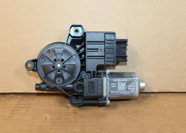 2Q2959406E - NEW VW POLO AW MK6 FRONT LEFT DOOR WINDOW REGULATOR MOTOR RHD 2Q2959406E