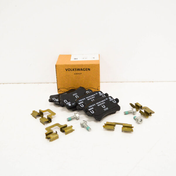 3AA698451A - NEW VW CC REAR BRAKE PADS REPAIR KIT 3AA698451A GENUINE