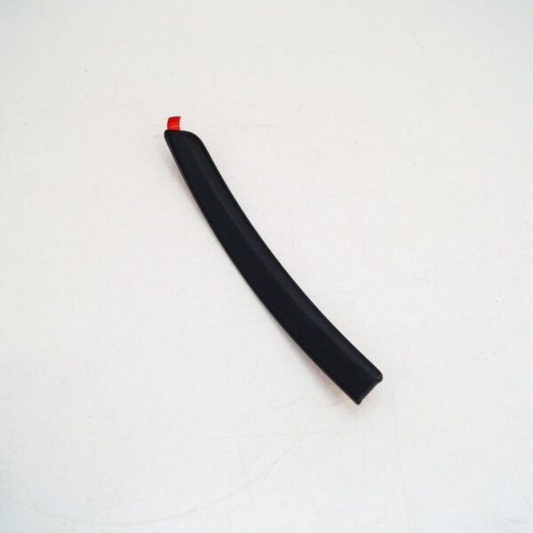 3AA807823 - NEW VOLKSWAGEN PASSAT B7 FRONT LEFT WHEEL ARCH TRIM 3AA807823 2014 ORIGINAL