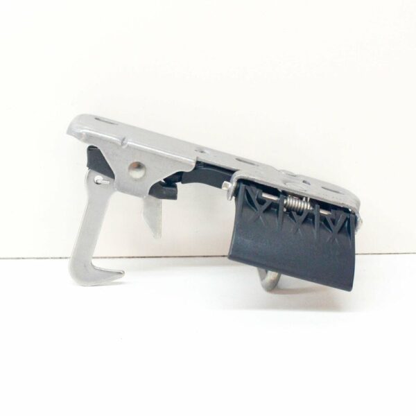 3AA823480 - NEW VOLKSWAGEN PASSAT B7 ENGINE HOOD CATCH HOOK 3AA823480