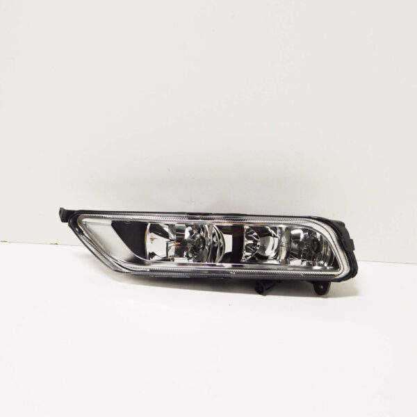 3AA941661D - NEW VOLKSWAGEN PASSAT B7 FRONT LEFT HALOGEN FOG LIGHT 3AA941661D