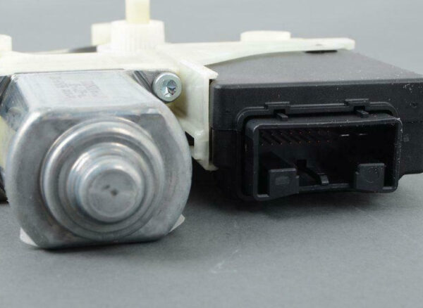 3AA959704B - NEW VW PASSAT B7 REAR RS DOOR WINDOW JACK ENGINE 3AA959704BVW4 ORIGINAL