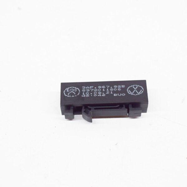 3AF867825 - NEW VW PASSAT VARIANT B7 LUGGAGE ROLLER COVER LOCKING 3AF867825 ORIGINAL