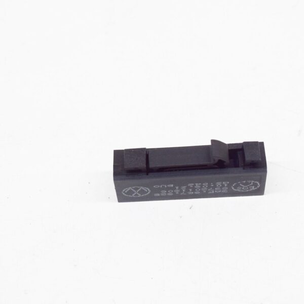 3AF867825 - NEW VW PASSAT VARIANT B7 LUGGAGE ROLLER COVER LOCKING 3AF867825 ORIGINAL