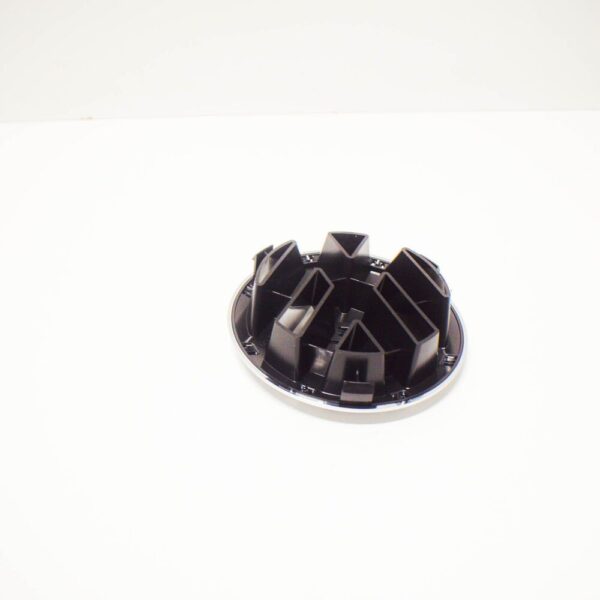 3B0853601CULM - VW Caddy Mk3 new original badge for the radiator grille 3B0853601CULM 2011