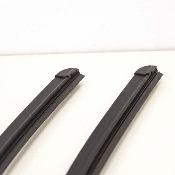 3B0998002A - NEW VOLKSWAGEN PASSAT 3B FRONT WINDSCREEN AERO WIPER BLADES SET LHD 3B0998002A