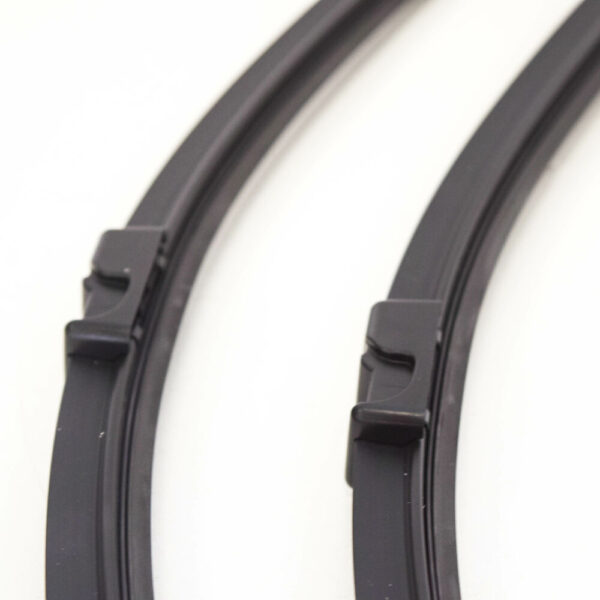 3B0998002A - NEW VOLKSWAGEN PASSAT 3B FRONT WINDSCREEN AERO WIPER BLADES SET LHD 3B0998002A