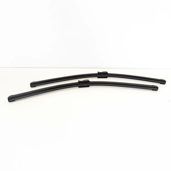 3B0998002A - NEW VOLKSWAGEN PASSAT 3B FRONT WINDSCREEN AERO WIPER BLADES SET LHD 3B0998002A