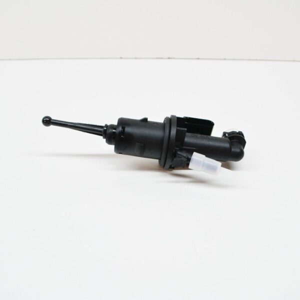 3C0721388P - NEW VW PASSAT B6 3C2 CLUTCH MASTER CYLINDER 3C0721388P