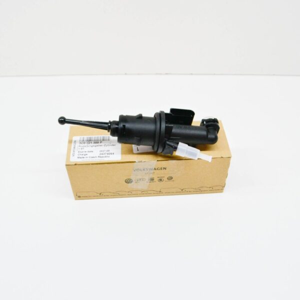 3C0721388P - NEW VW PASSAT B6 3C2 CLUTCH MASTER CYLINDER 3C0721388P