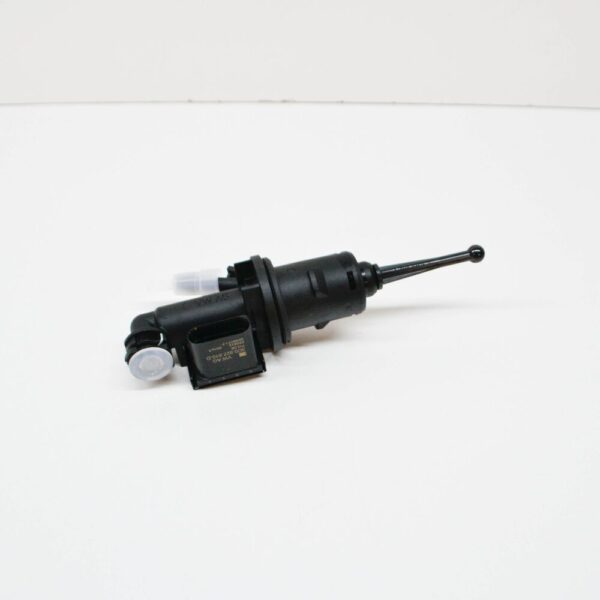3C0721388P - NEW VW PASSAT B6 3C2 CLUTCH MASTER CYLINDER 3C0721388P