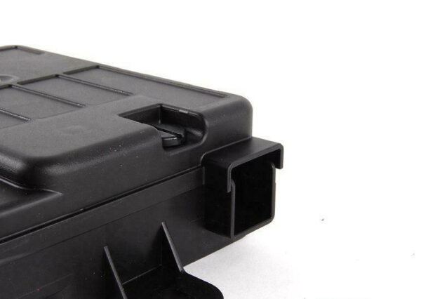 3C0937548 - NEW VW PASSAT B6 MAIN FUSE SOCKET 3C0937548 ORIGINAL