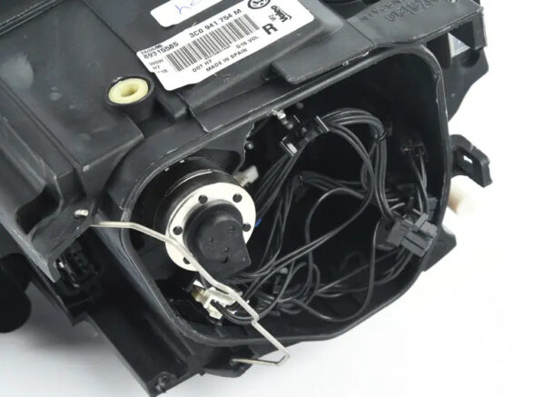 3C0941754M - NEW VOLKSWAGEN PASSAT B6 FRONT RIGHT HEADLIGHT LHD USA 3C0941754M ORIGINAL