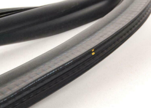 3C5827705 - NEW VOLKSWAGEN PASSAT B6 REAR LID GASKET 3C5827705 ORIGINAL
