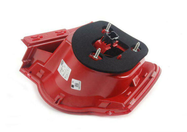 3C5945095J - NEW VOLKSWAGEN PASSAT B6 REAR LEFT OUTER TAILLIGHT 3C5945095J ORIGINAL