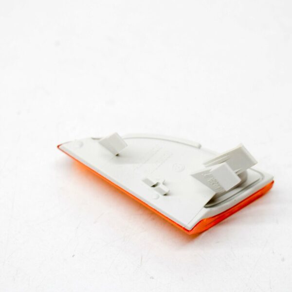 3C8807718A - NEW VW PASSAT CC A6 FRONT RIGHT TURN INDICATOR REFLECTOR 3C8807718A