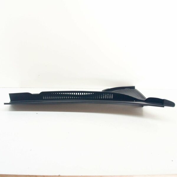 3C88194049B9 - NEW VW PASSAT CC 357 FRONT RIGHT WATER DEFLECTOR LHD 3C88194049B9
