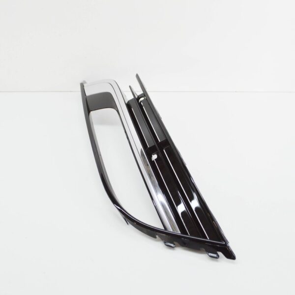 3C8854662A041 - NEW VOLKSWAGEN CC 358 RIGHT FOG LIGHT GRILLE 3C8854662A041 3C8854662A 041