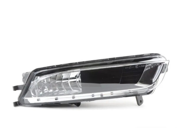 3C8941700 - NEW VW CC 35 FRONT RIGHT FOG LIGHT 3C8941700 ORIGINAL
