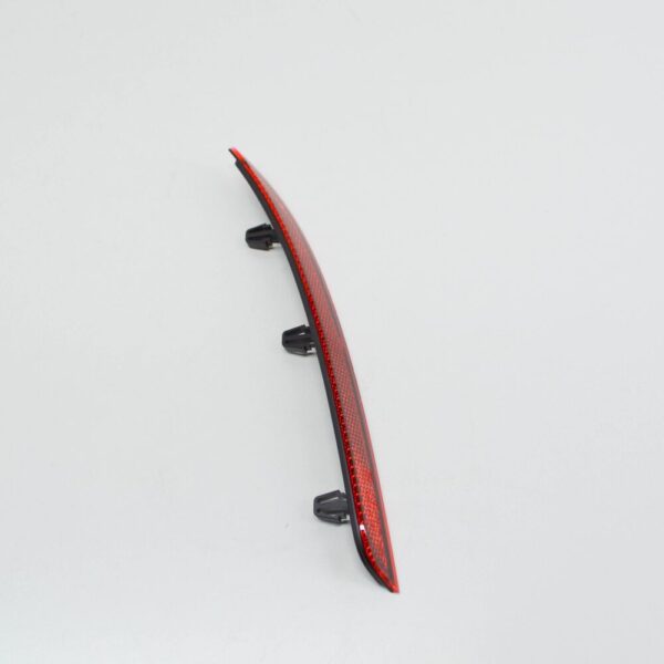 3C8945105D - VOLKSWAGEN PASSAT CC A6 reflector for rear bumper left 3C8945105D new