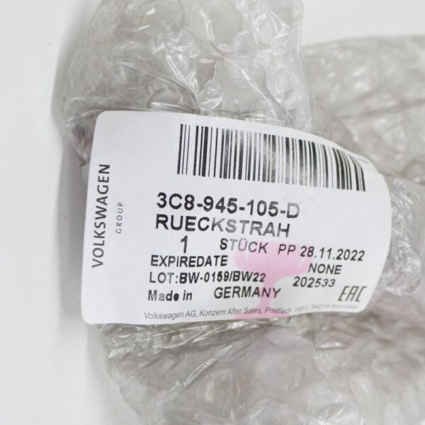 3C8945105D - VOLKSWAGEN PASSAT CC A6 reflector for rear bumper left 3C8945105D new