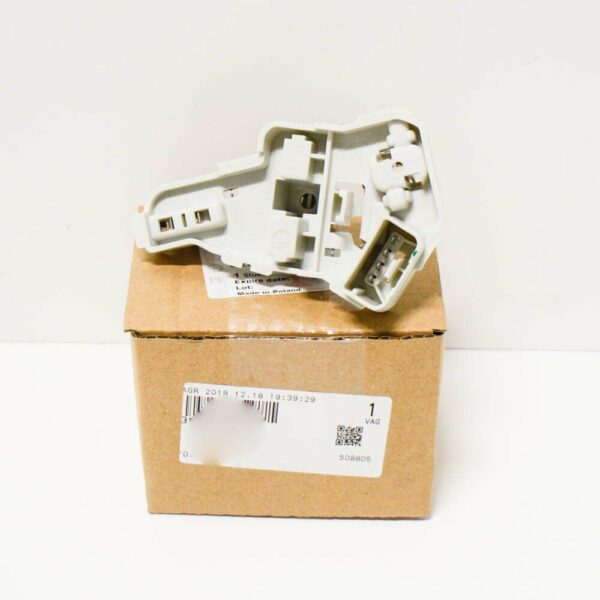 3C8945257A - NEW VOLKSWAGEN PASSAT CC 357 REAR LEFT TAILLIGHT BULB HOLDER 3C8945257A