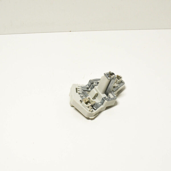 3C8945258A - NEW VW PASSAT CC A6 REAR RIGHT TAILLIGHT BULB HOLDER 3C8945258A 2011