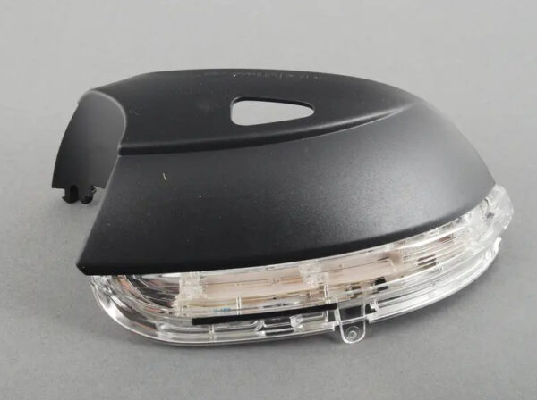 3C8949102E - NEW VW EOS FRONT RIGHT DOOR MIRROR TURN SIGNAL INDICATOR 3C8949102E ORIGINAL