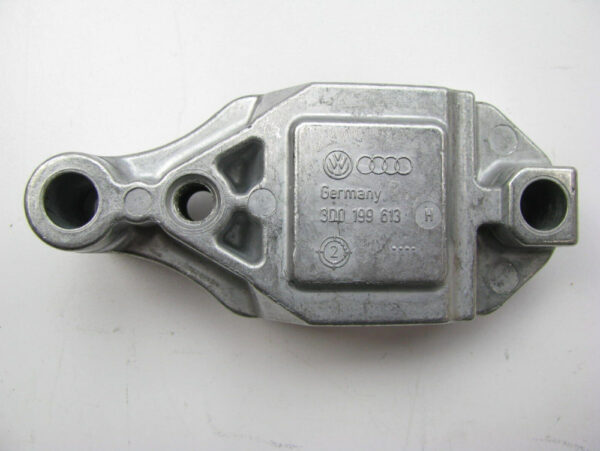 3D0199613H - NEW VW PHAETON 3D REAR SWAY BAR MOUNT BRACKET 3D0199613H ORIGINAL