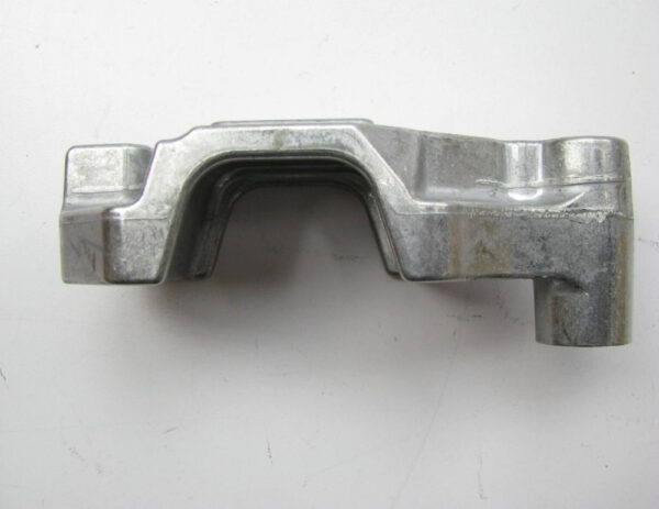3D0199613H - NEW VW PHAETON 3D REAR SWAY BAR MOUNT BRACKET 3D0199613H ORIGINAL
