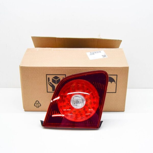 3D0945093B - NEW VW PHAETON 3D REAR LEFT INNER TAILGATE TAILLIGHT 3D0945093B ORIGINAL