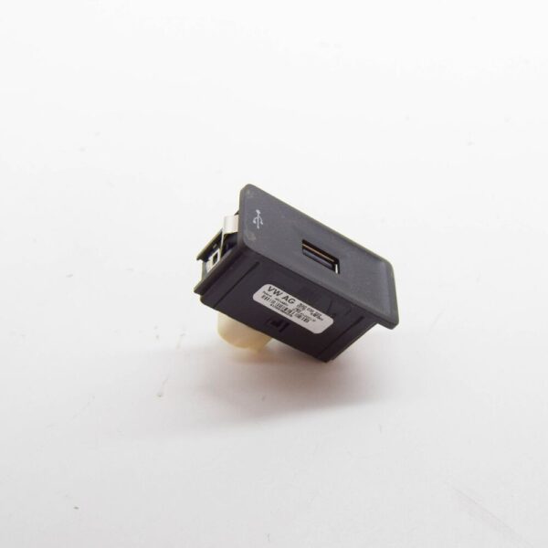 3G0035222 - VW TRANSPORTER VI T6 USB Connector 3G0035222 NEW GENUINE