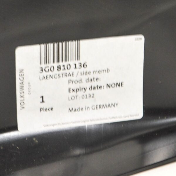 3G0810136 - VW Passat B8 front right upper outer fender side carrier 3G0810136 NEW