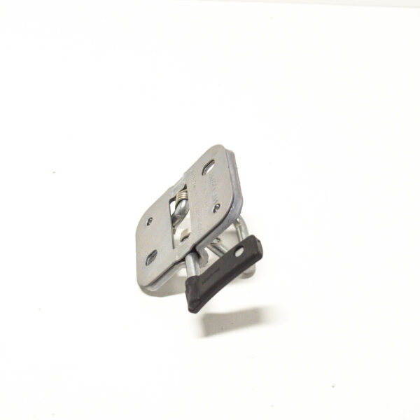 3G0823186B - NEW VOLKSWAGEN PASSAT B8 CATCH HOOK BONNET STRIKER 3G0823186B