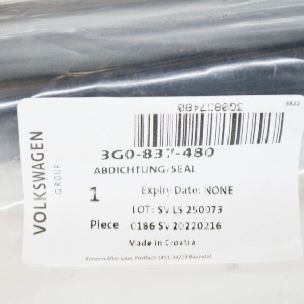 3G0837480 - Volkswagen Passat B8 door window strip front right 3G0837480 NEW original