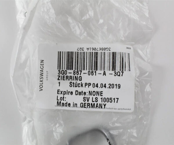 3G0867061A3Q7 - NEW VW PASSAT B8 FRONT LEFT DOOR PULL HANDLE TRIM RING 3G0867061A3Q7 ORIGINAL