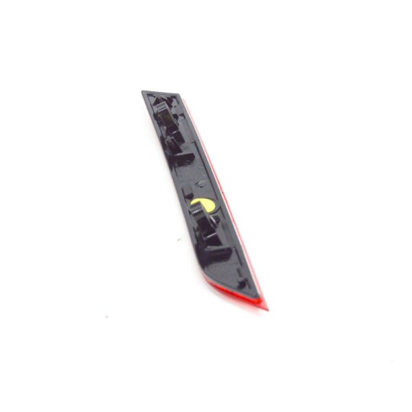 3G0945104A - NEW VOLKSWAGEN PASSAT B8 REAR RIGHT BUMPER INNER REFLECTOR 3G0945104A